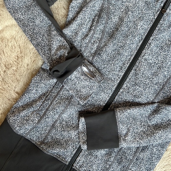 🖤Lululemon jacket🖤 - Picture 5 of 11